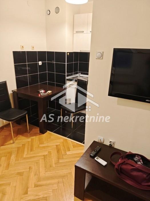 Stan Izdavanje Beograd Blok 22 28 m2
