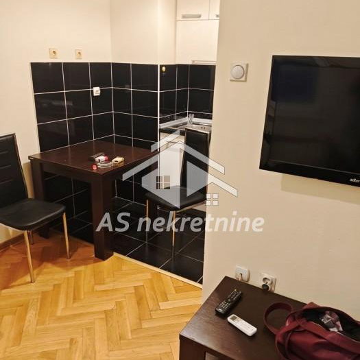 Stan Izdavanje Beograd Blok 22 28 m2