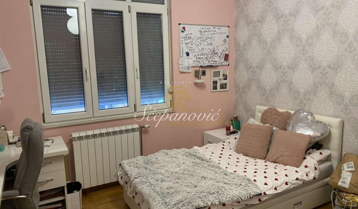 Četvorosoban stan na prodaju, Centar, Novi Sad, 132m², 390.000 €