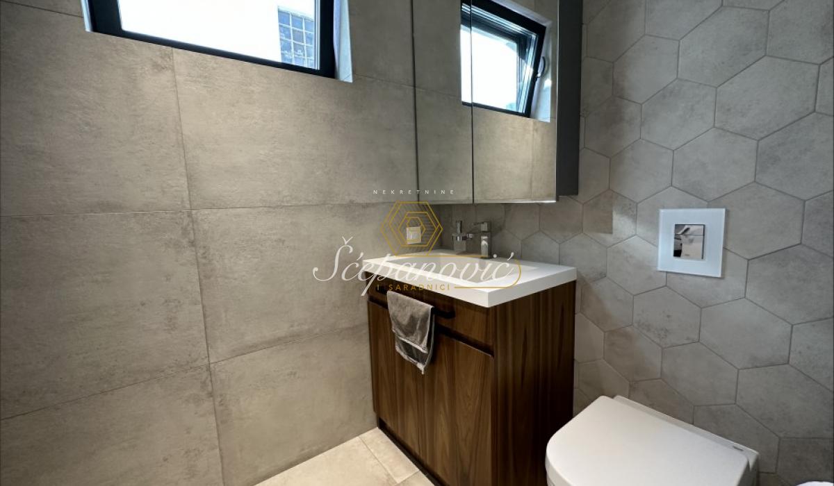 kuca-prodaja-beograd-sL1SFeyh0K Četvorosoban stan za izdavanje, Krunska, Beograd, 163m², 3.500 €/mes