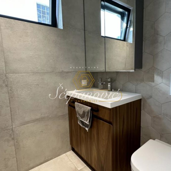 Četvorosoban stan za izdavanje, Krunska, Beograd, 163m², 3.500 €/mes