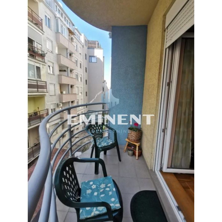 Trosoban stan za izdavanje, Đeram Pijaca, Beograd, 58m², 750 €/mes