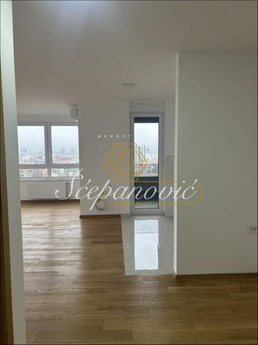 Stan Izdavanje Novi Sad  108 m2
