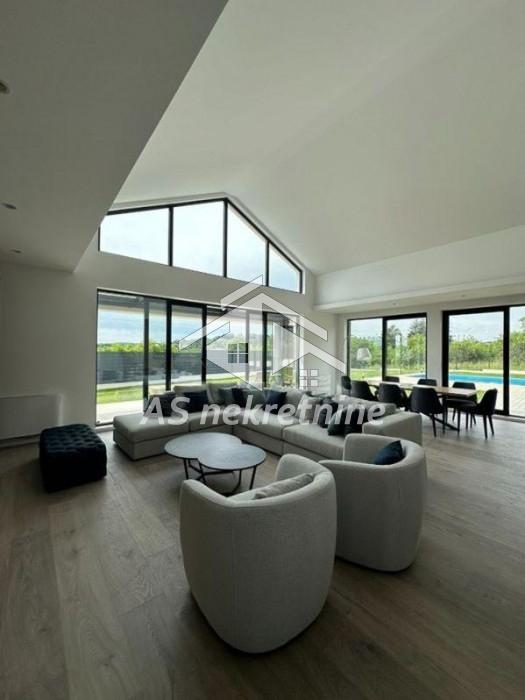 Kuća Prodaja Beograd Vrčin 230 m2
