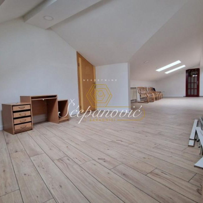 Lokal Izdavanje Novi Sad  92 m2