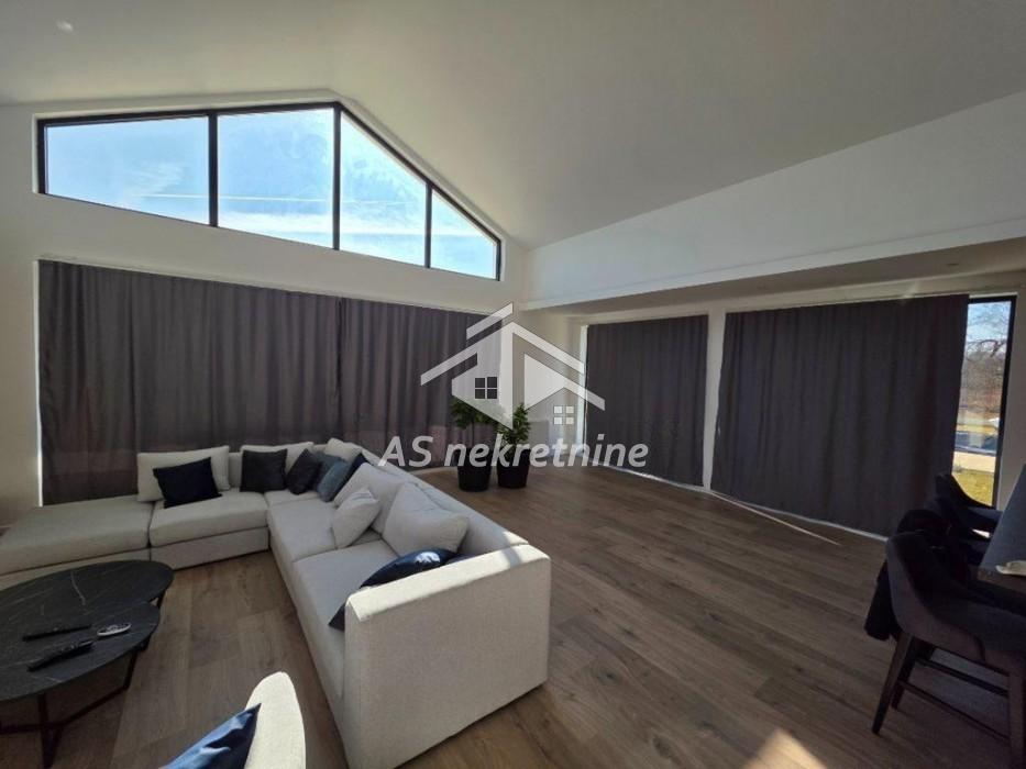 Kuća Prodaja Beograd Vrčin 230 m2
