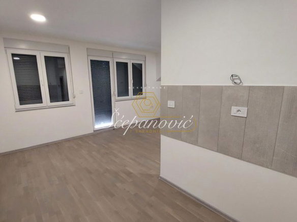 Stan Prodaja Novi Sad Alibegovac 78 m2