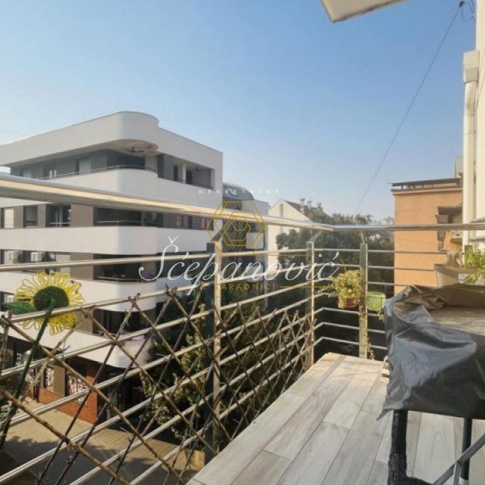 Stan Prodaja Novi Sad  181 m2