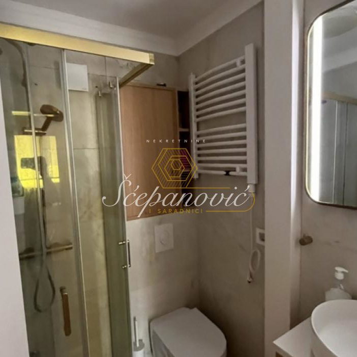 Trosoban stan na prodaju, Bulevar Oslobođenja, Novi Sad, 71m², 209.500 €