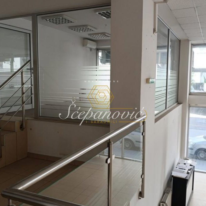 Lokal Prodaja Novi Sad  229 m2