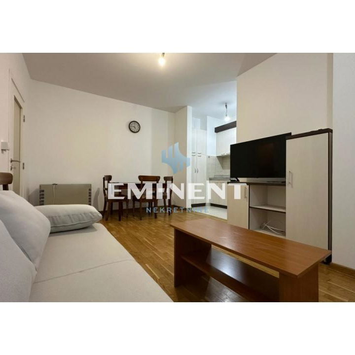 Stan Izdavanje Beograd Blok 61 64 m2