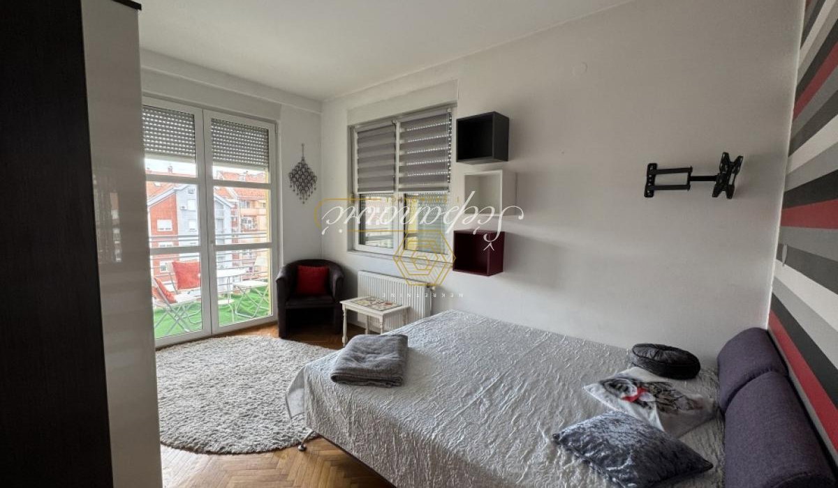 kuca-prodaja-ktw0ye21Fs Petosoban stan na prodaju, Centar, Novi Sad, 120m², 330.000 €