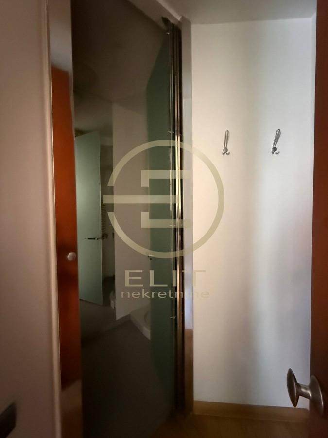 Lokal za izdavanje, Centar, Novi Sad, 254m², 2.000 €/mes