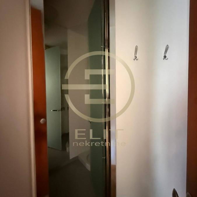 Lokal za izdavanje, Centar, Novi Sad, 254m², 2.000 €/mes