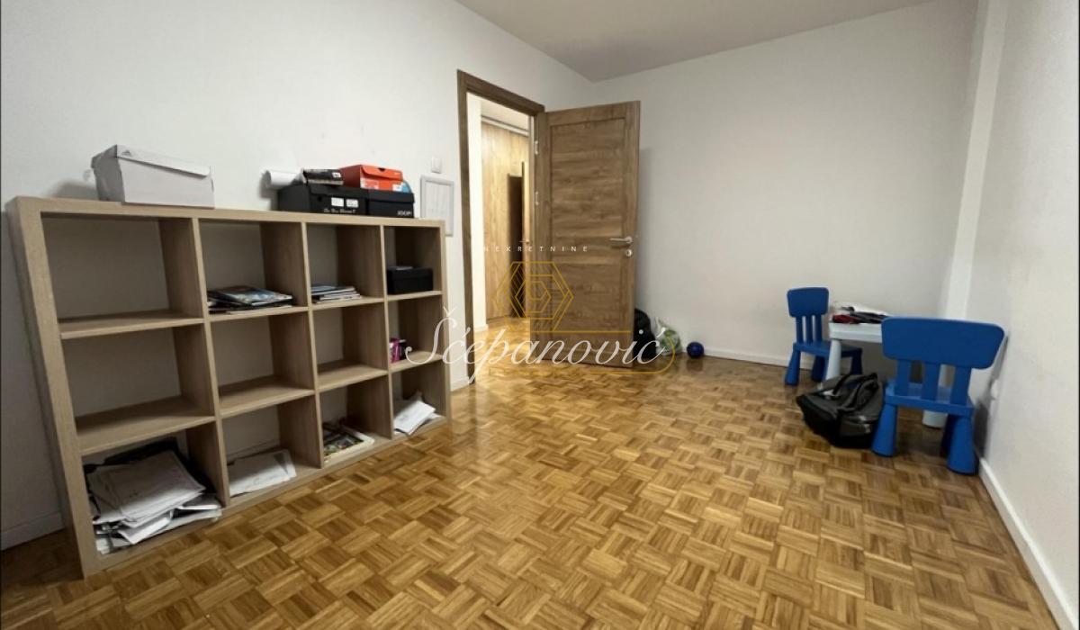 kuca-prodaja-oRya8zW48H Četvorosoban stan na prodaju, Sajmište, Novi Sad, 96m², 240.000 €