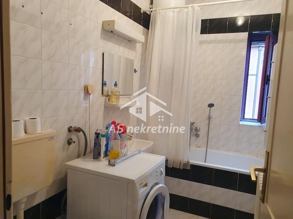 Četvorosoban stan za izdavanje, Banovo Brdo, Beograd, 125m², 1.100 €/mes