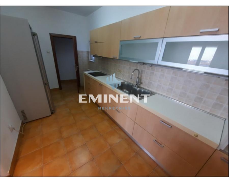 Stan Izdavanje Beograd Stan Izdavanje Beograd Hram Svetog Save 172 m2