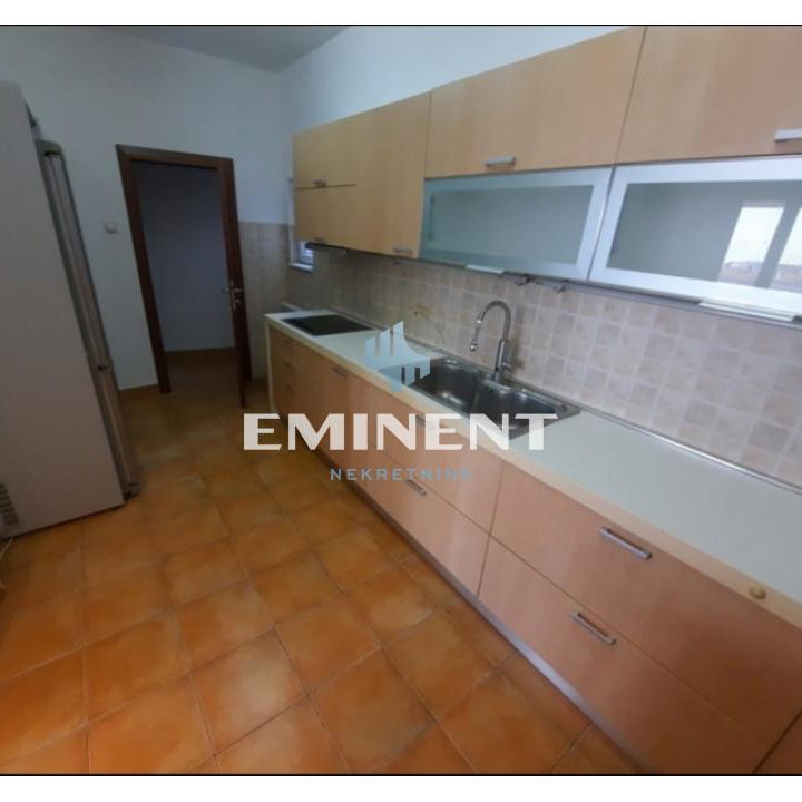 Stan Izdavanje Beograd Hram Svetog Save 172 m2