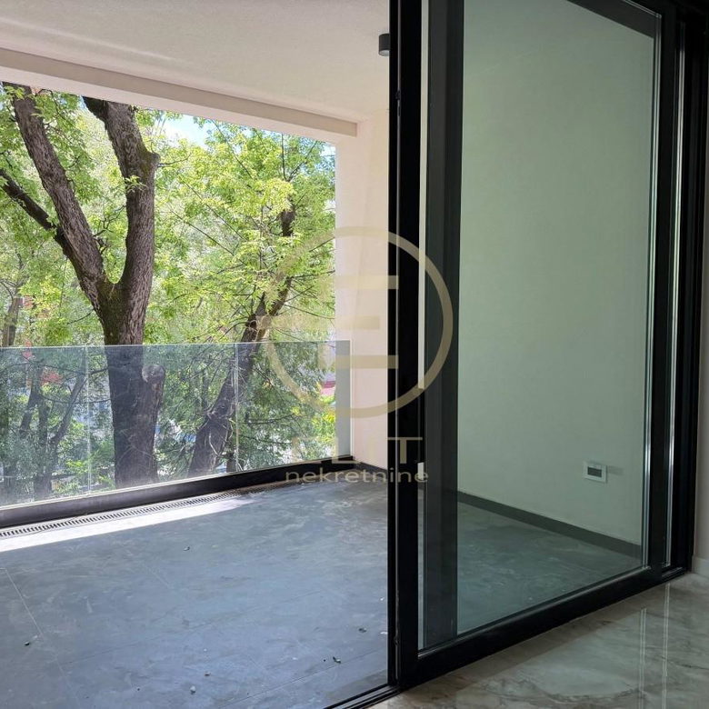 Lokal Izdavanje Novi Sad  126 m2