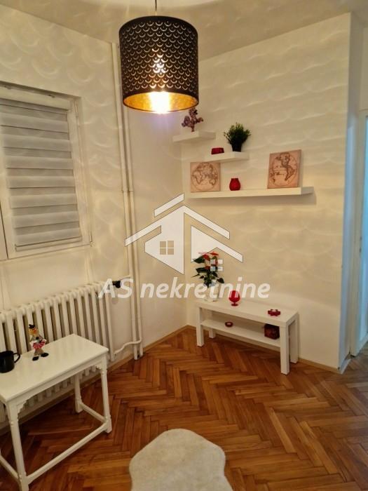 Trosoban stan za izdavanje, Slavija, Beograd, 73m², 1.000 €/mes