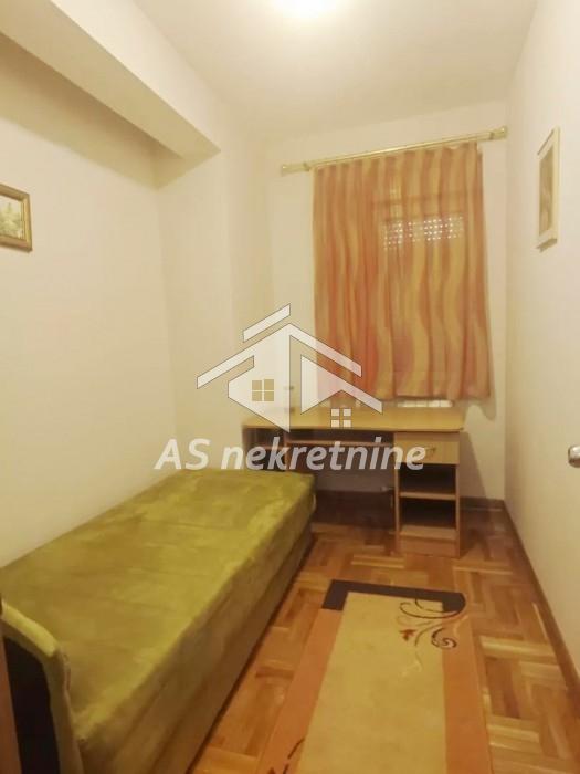 Trosoban stan za izdavanje, Đeram Pijaca, Beograd, 58m², 750 €/mes