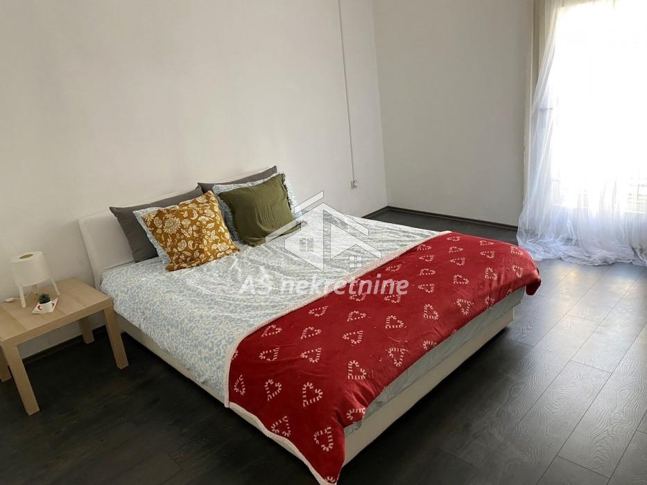Četvorosoban stan za izdavanje, Terazije, Beograd, 120m², 900 €/mes