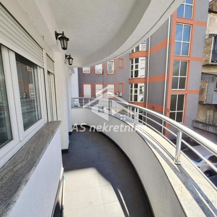 Stan Izdavanje Beograd Hram Svetog Save 78 m2
