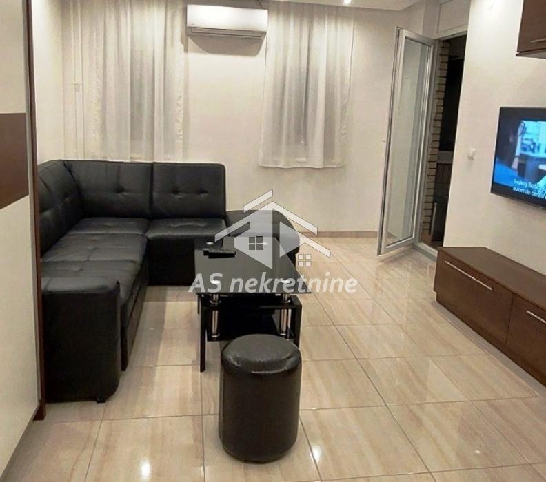 Trosoban stan za izdavanje, Balkanska, Beograd, 58m², 1.000 €/mes
