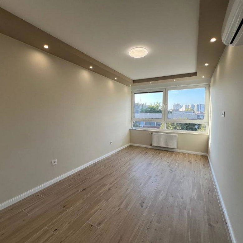 Lokal Izdavanje Novi Sad  101 m2