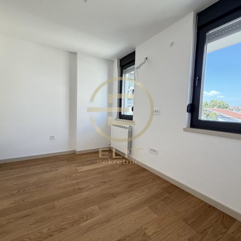 Četvorosoban stan na prodaju, Salajka, Novi Sad, 81m², 285.000 €