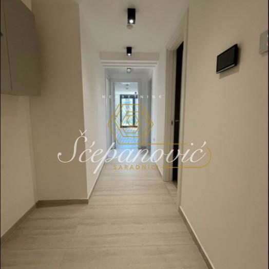 Stan Prodaja Novi Sad  368 m2
