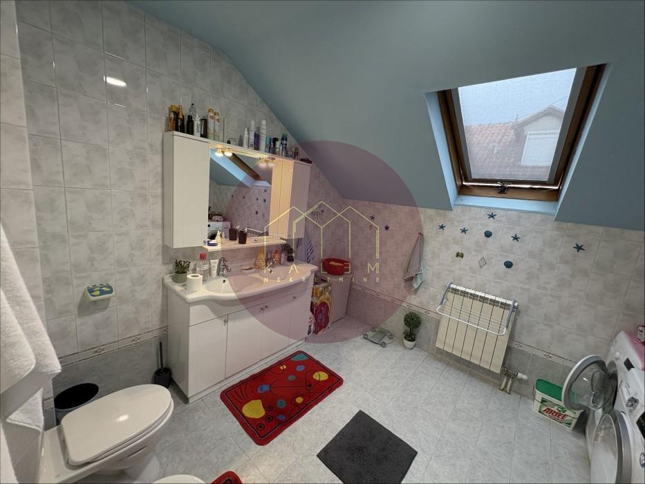 Petosoban stan na prodaju, Banovo Brdo, Beograd, 140m², 367.000 €