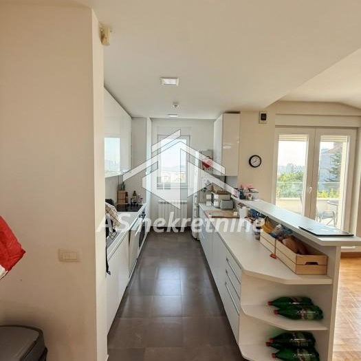 Stan Izdavanje Beograd Senjak 157 m2
