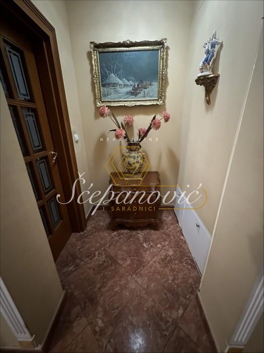 lokali-izdavanje-3USAOntSOn Kuća na prodaju, Centar, Irig, 287m², 735.000 €