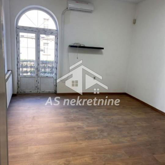 Četvorosoban stan za izdavanje, Zeleni Venac, Beograd, 107m², 1.400 €/mes