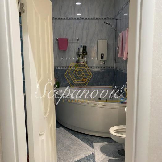 Četvorosoban stan na prodaju, Centar, Novi Sad, 132m², 390.000 €