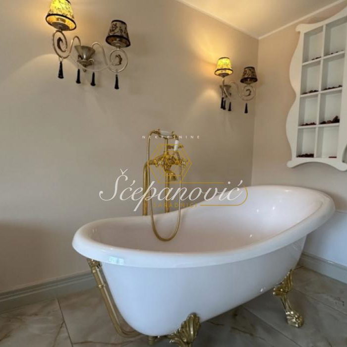 Kuća na prodaju, Sremska Kamenica, Novi Sad, 223m², 425.000 €