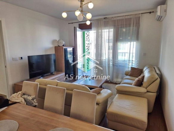 Stan Izdavanje Beograd  100 m2