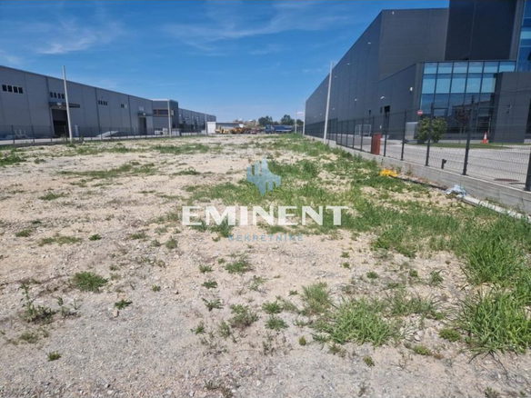 Plac Izdavanje Beograd Batajnica 3000 m2