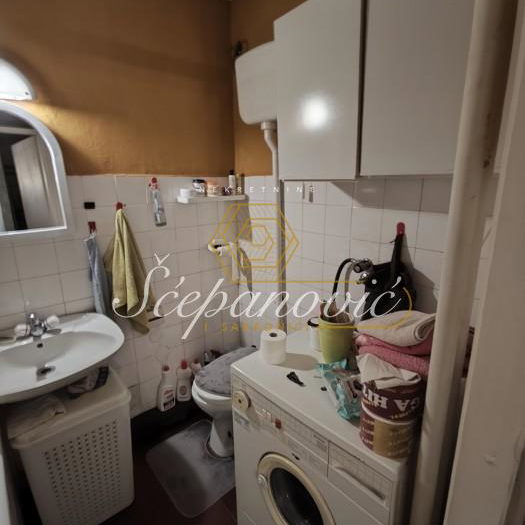 Četvorosoban stan na prodaju, Novo Naselje, Novi Sad, 74m², 175.000 €