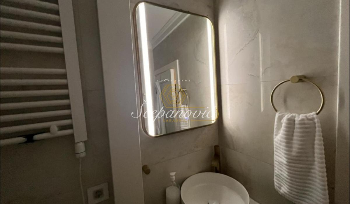 Trosoban stan na prodaju, Bulevar Oslobođenja, Novi Sad, 71m², 209.500 €