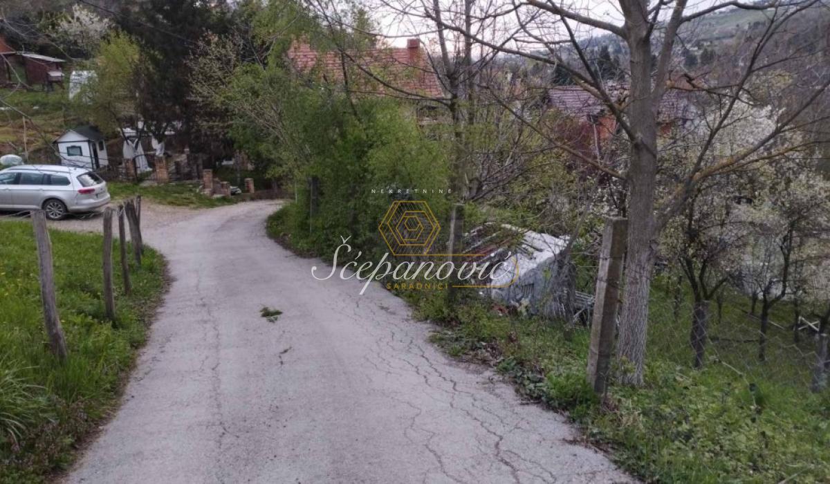 lokali-izdavanje-K1y2yBkMFg Plac Prodaja Novi Sad Paragovo 1670 m2