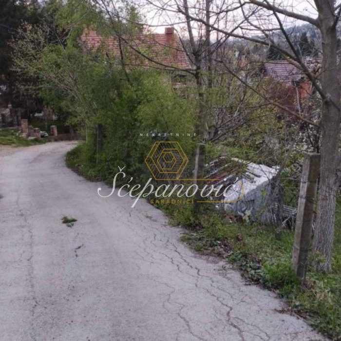 Plac Prodaja Novi Sad Paragovo 1670 m2