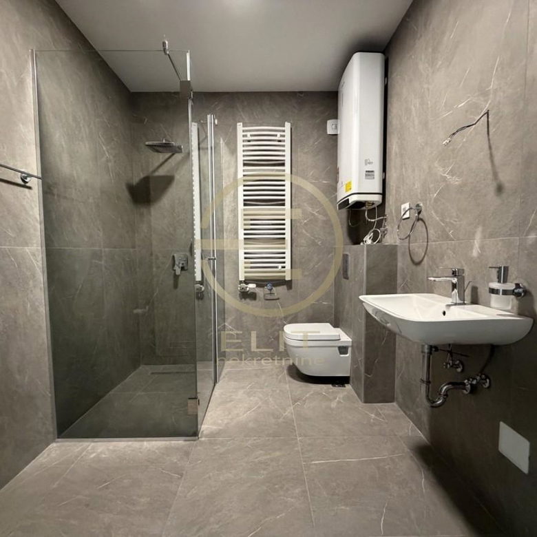 Četvorosoban stan na prodaju, Salajka, Novi Sad, 81m², 285.000 €