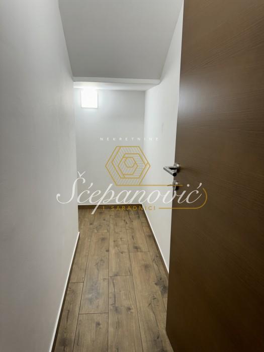 lokali-izdavanje-ORUCQXJuli Kuća Prodaja Novi Sad 226 m2