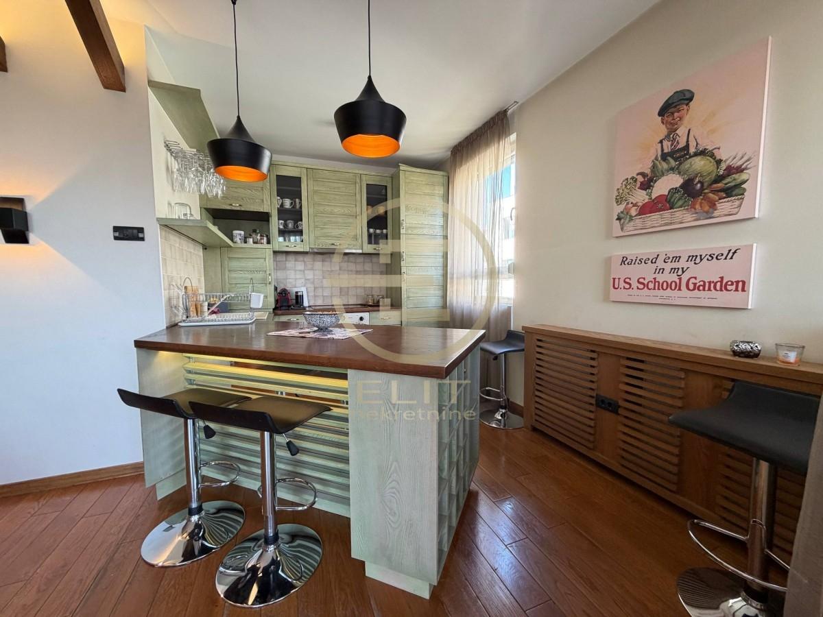 Četvorosoban stan na prodaju, Socijalno, Novi Sad, 110m², 345.000 €