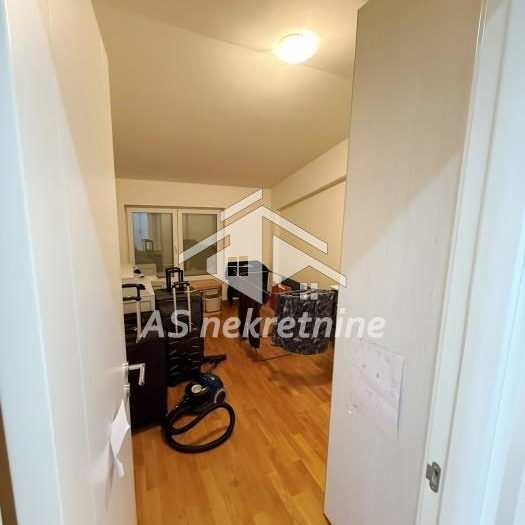 Stan Izdavanje Beograd Senjak 157 m2