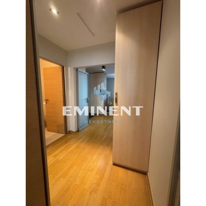 Trosoban stan za izdavanje, Vukov Spomenik, Beograd, 125m², 1.800 €/mes