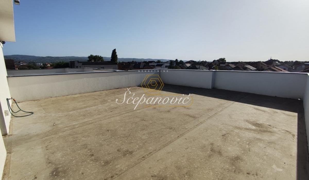 Trosoban stan na prodaju, Lipov Gaj, Novi Sad, 79m², 185.000 €
