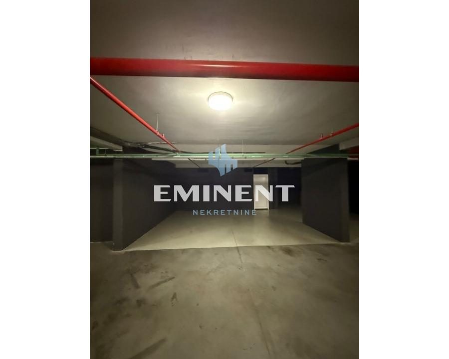lokali-izdavanje-XUCb0NvOCn Četvorosoban stan za izdavanje, Senjak, Beograd, 157m², 4. sprat, 2.200 €/mes